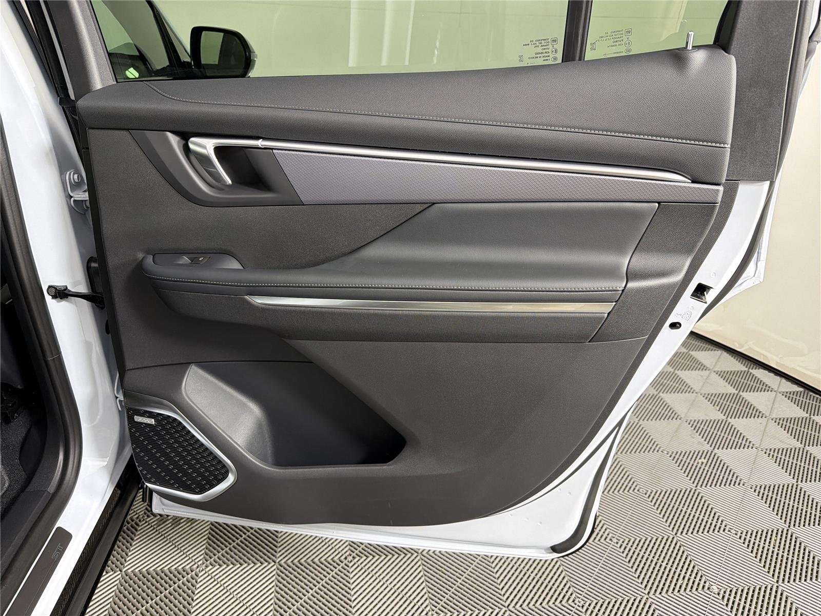 New 2026 Iridescent White Tricoat Buick Sport Touring image 14