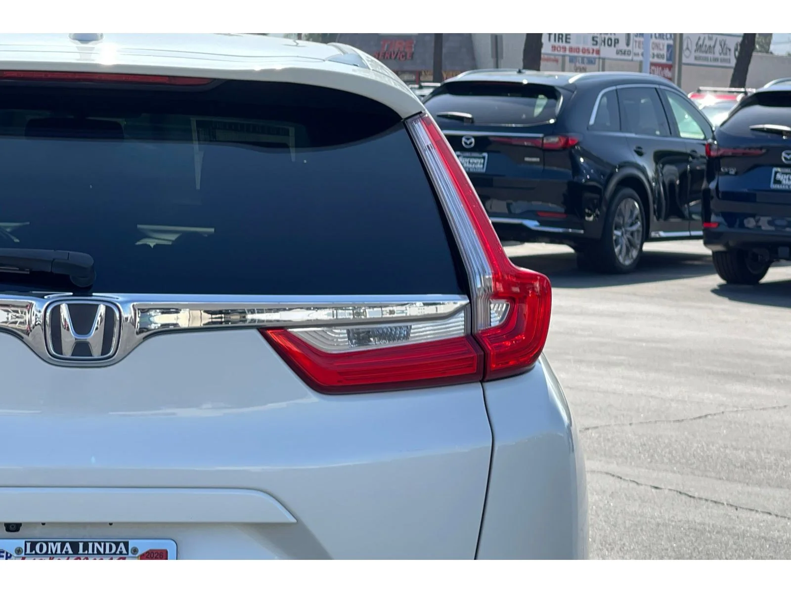 Used 2018 White Diamond Pearl Honda EX-L image 16