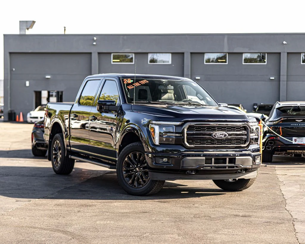 Used 2026 Blue Ford Lariat image 5