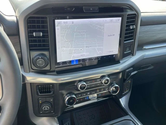 New 2026 Iconic Silver Metallic Ford Lariat image 8