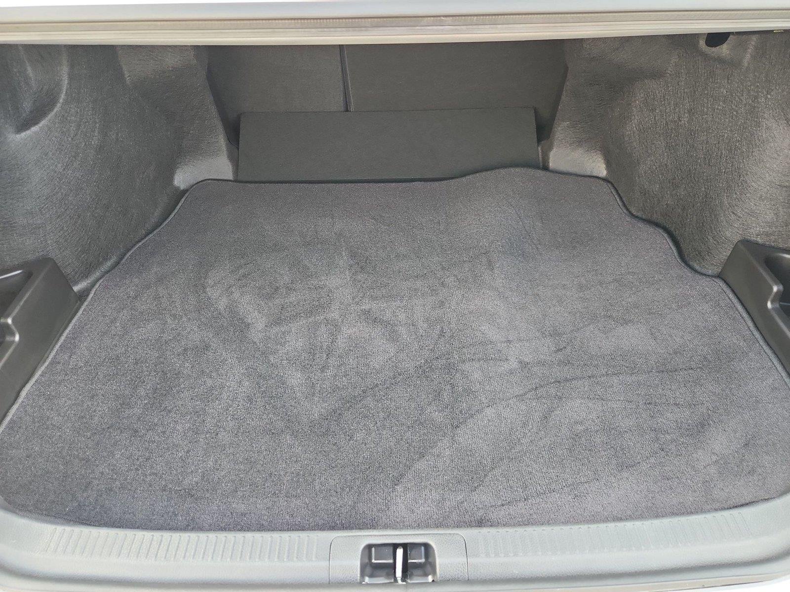 2025 Toyota Camry photo 26 of 34