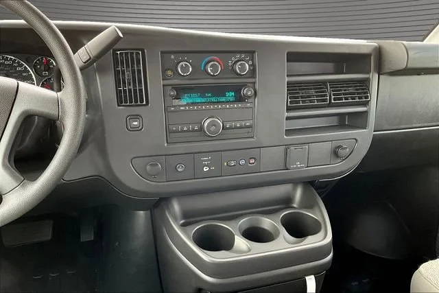 2025 GMC Savana Cargo Work Van - Photo 6