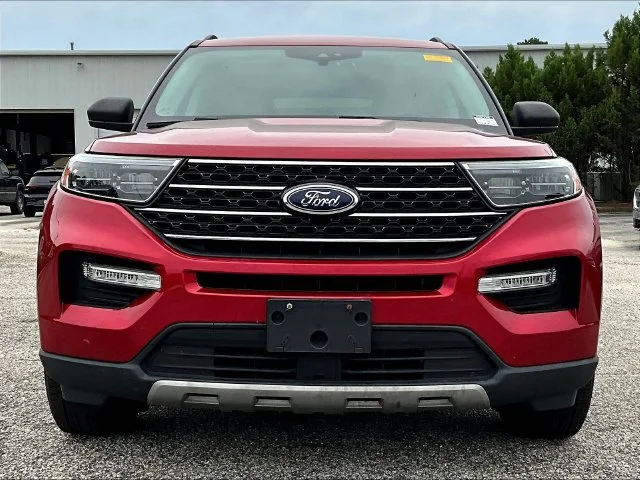 Used 2020 Red Ford XLT image 2
