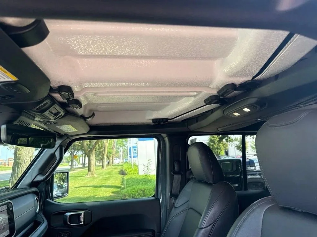 Used 2026 Anvil Clearcoat Jeep Sahara image 17