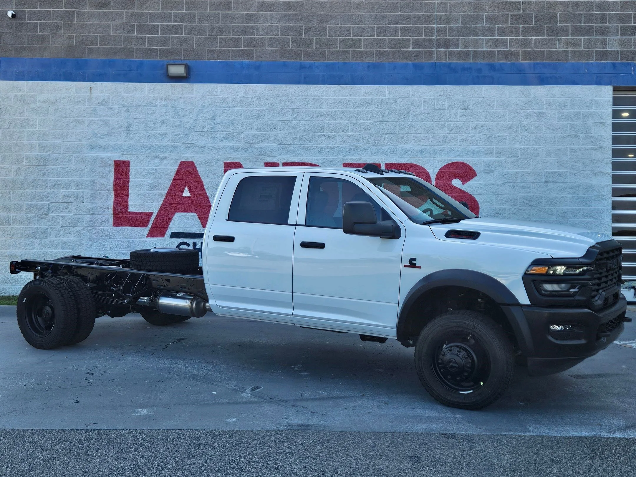 2026 RAM 5500 Big Horn 4X4 Crew Cab DRW 197" WB's photo