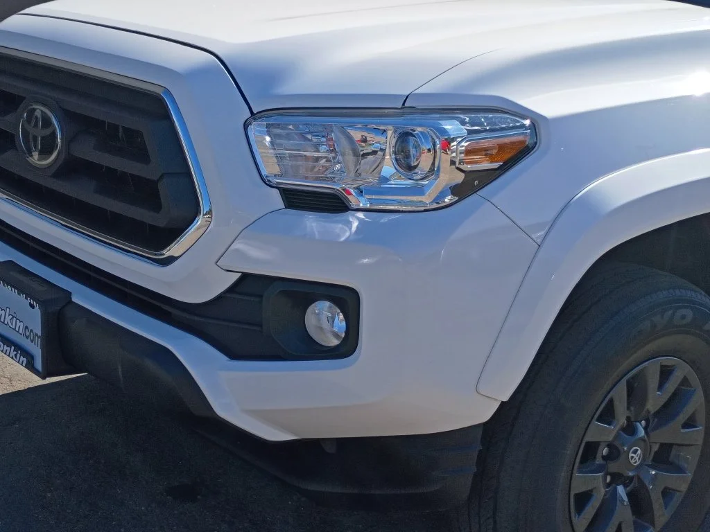 Used 2023 Ice Toyota SR5 image 10