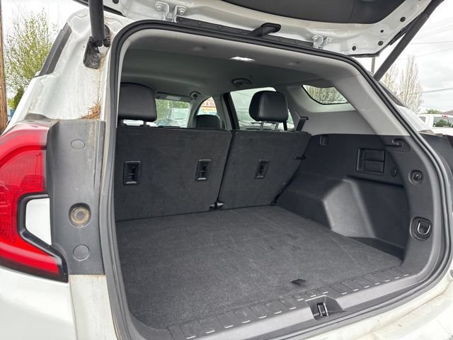 Used 2024 Summit White GMC SLT image 14