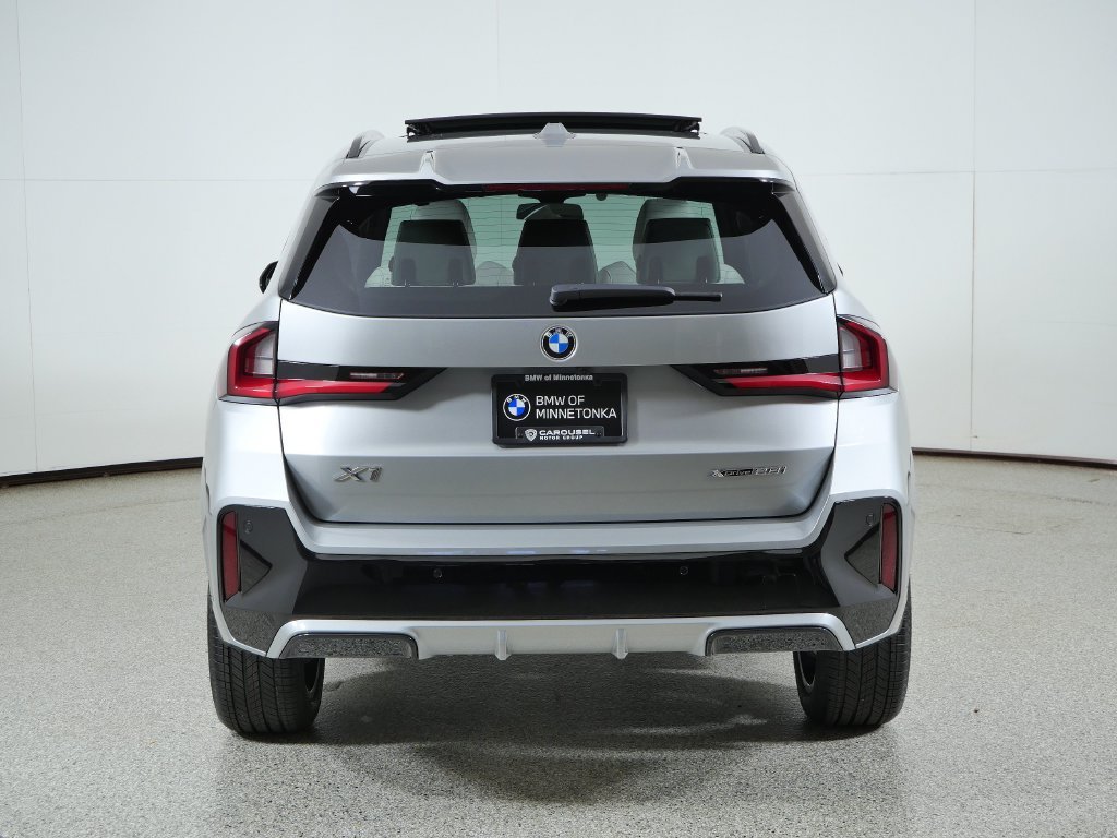 New 2027 Space Silver Metallic BMW xDrive28i image 10