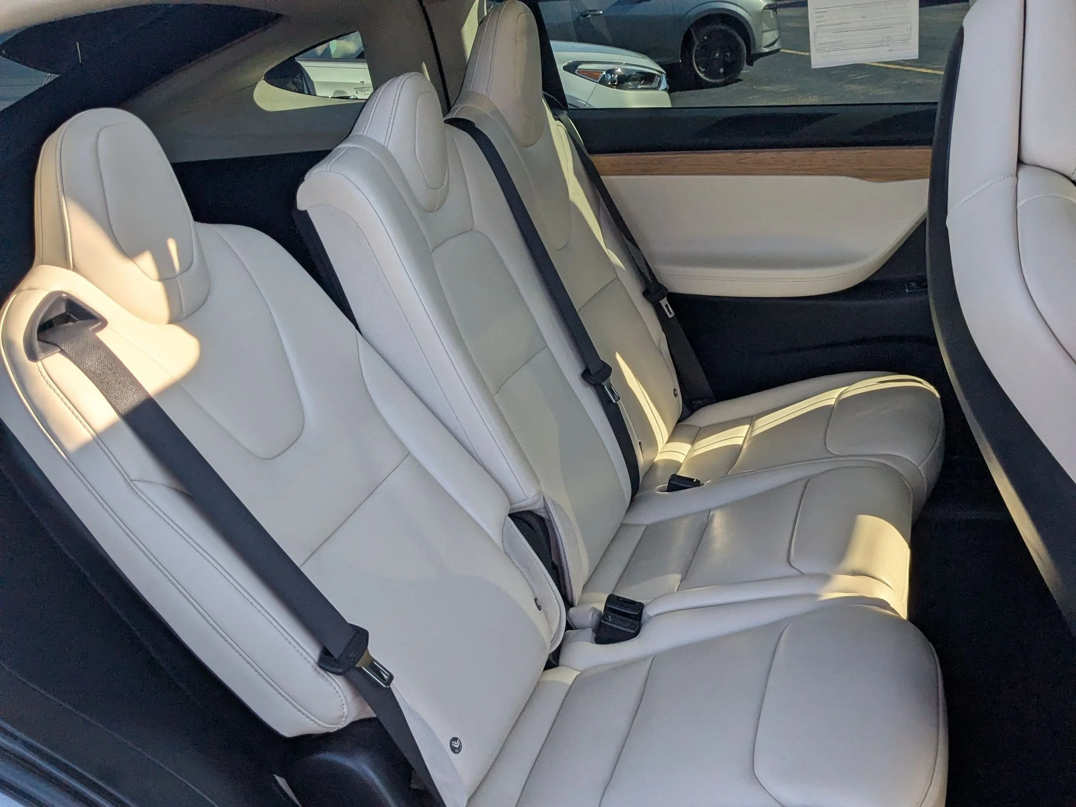Used 2018 Silver Tesla 75D image 28