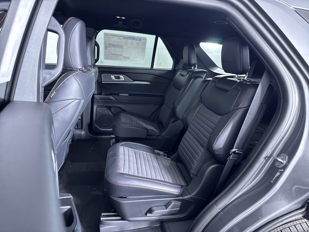 New 2027 Carbonized Gray Metallic Ford ST-Line image 23