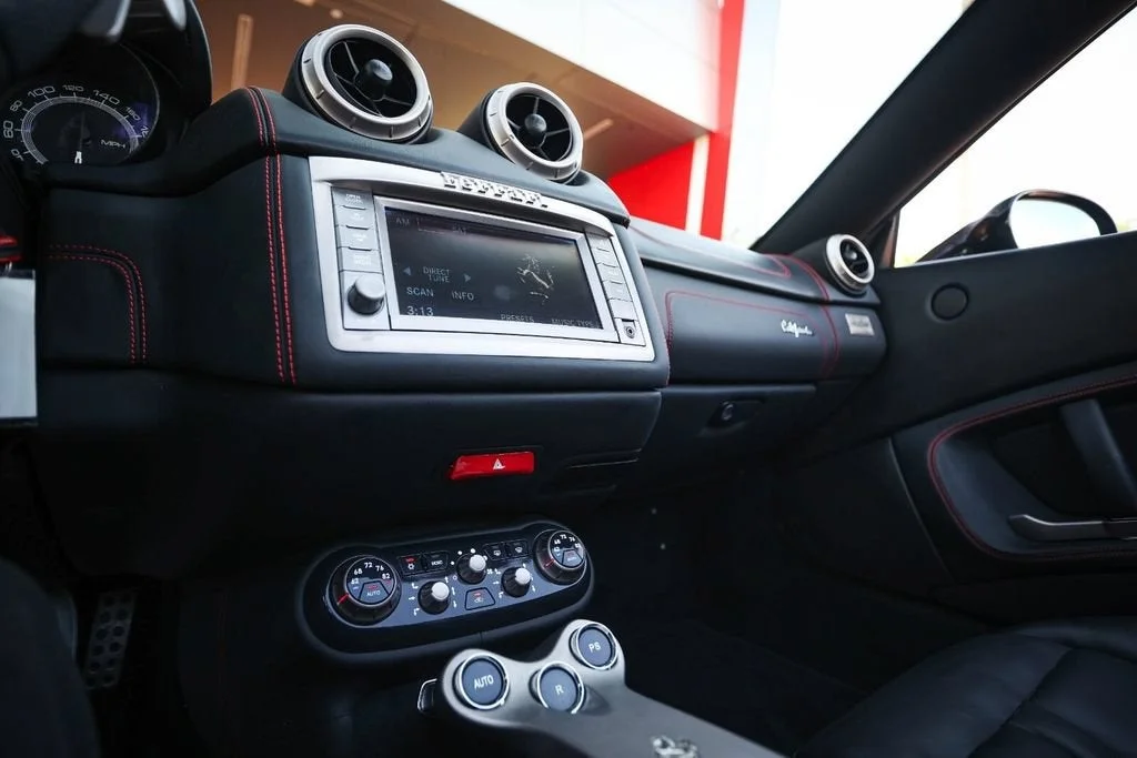 Used 2011 Nero Daytona Ferrari Base image 41