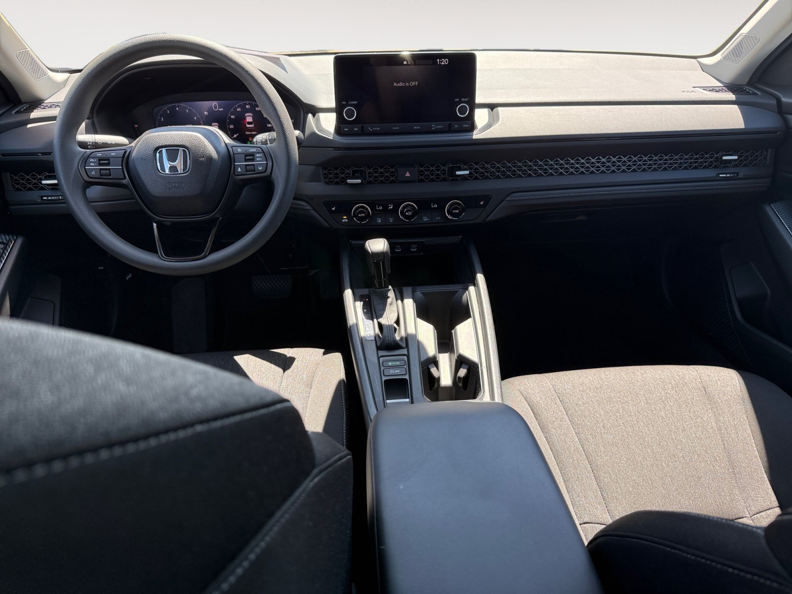 Used 2025 White Honda SE image 15