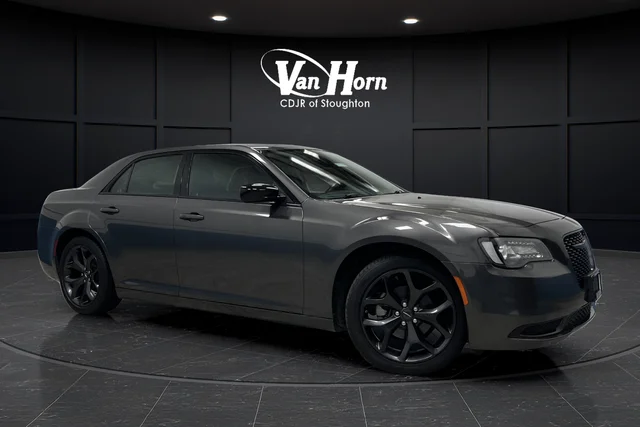 2023 Chrysler 300 Touring - Photo 34