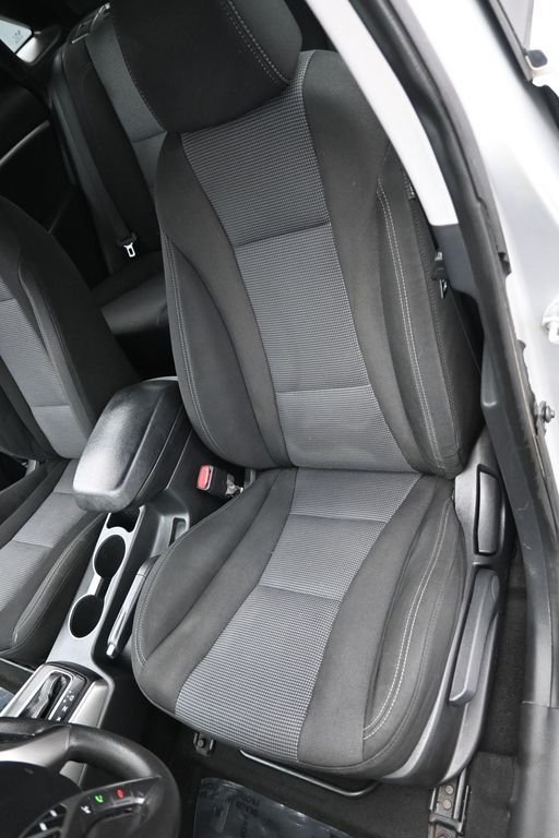 Used 2013 Shimmering Silver Metallic Hyundai Base image 11