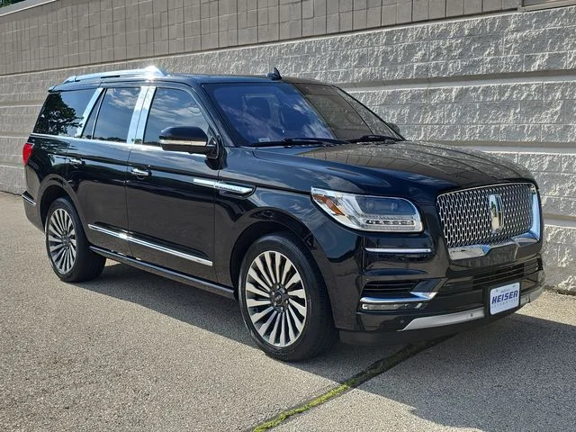 Used 2018 Black Velvet Lincoln Reserve image 14