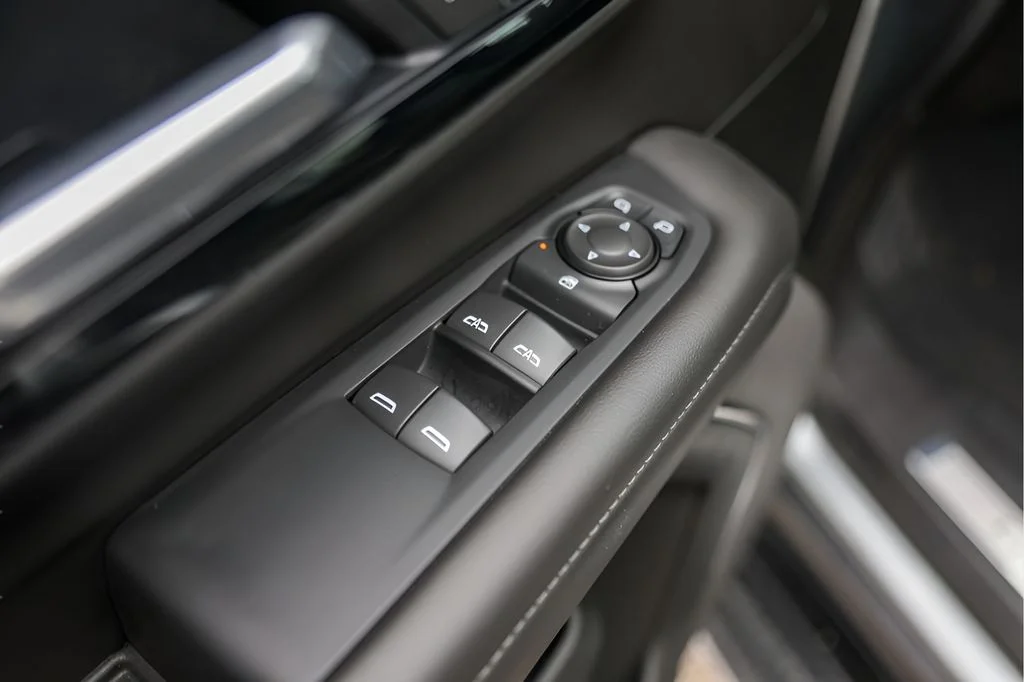 Used 2025 Gray Chevrolet LT image 24