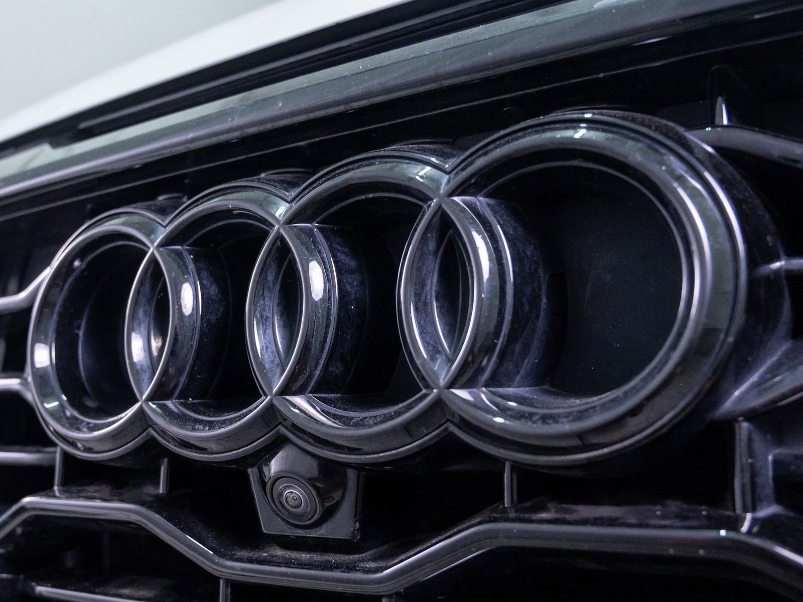 Used 2021 Glacier White Audi 4.0T image 5