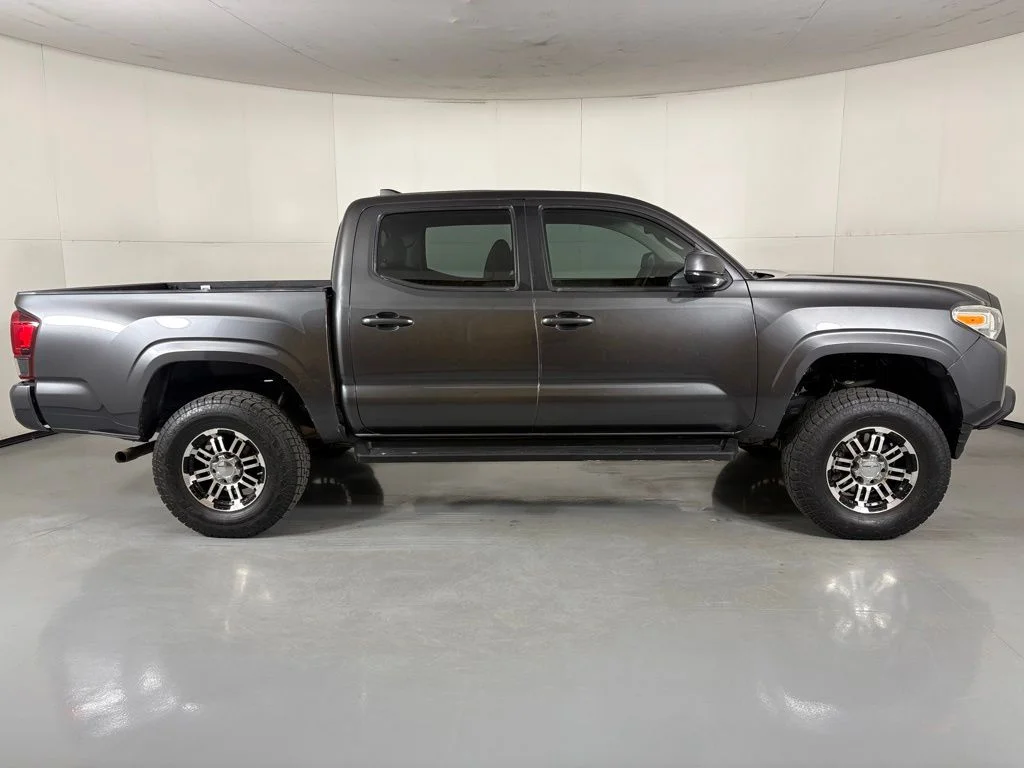 Used 2018 Gray Toyota SR image 9