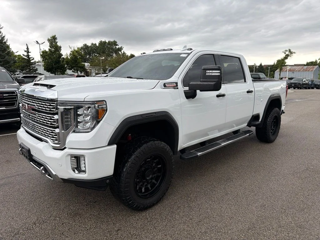 Used 2020 White GMC Denali image 1