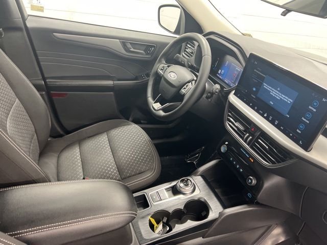 Used 2023 Black Ford Active image 24