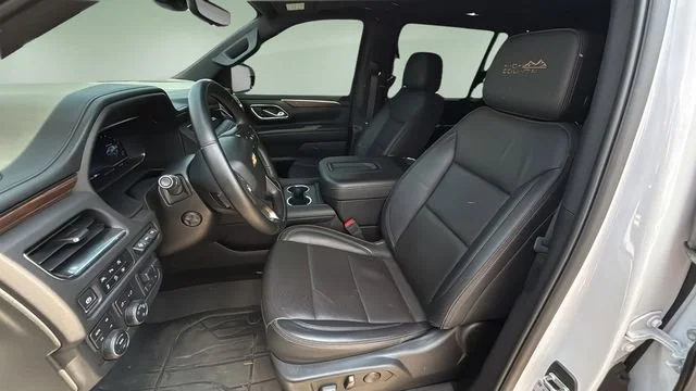 Used 2024 Summit White Chevrolet High Country image 32
