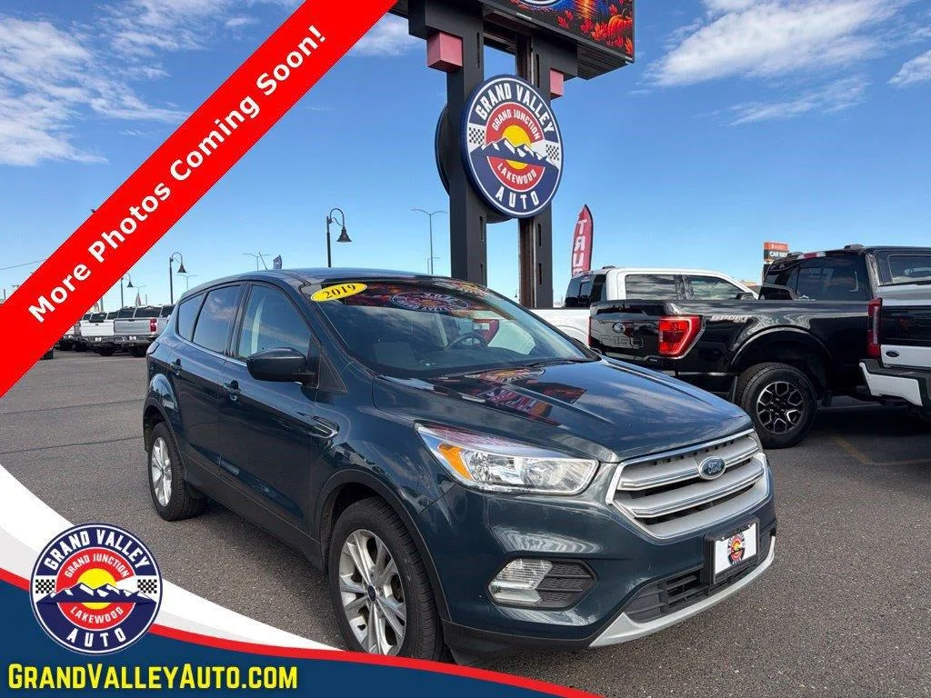Used 2019 Baltic Sea Green Ford SE image 1
