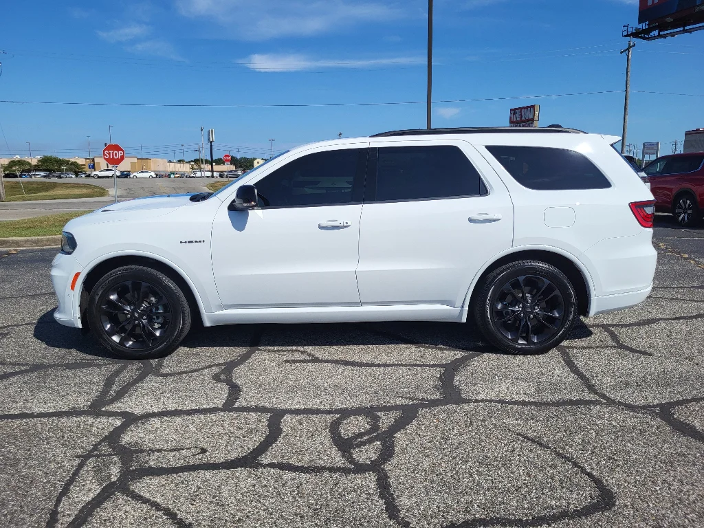 Used 2023 White Knuckle Clearcoat Dodge R/T Plus image 9