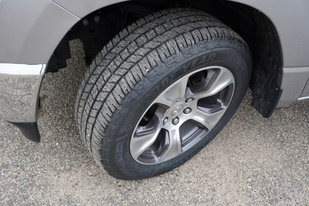 Used 2023 Silver Ram Laramie image 13