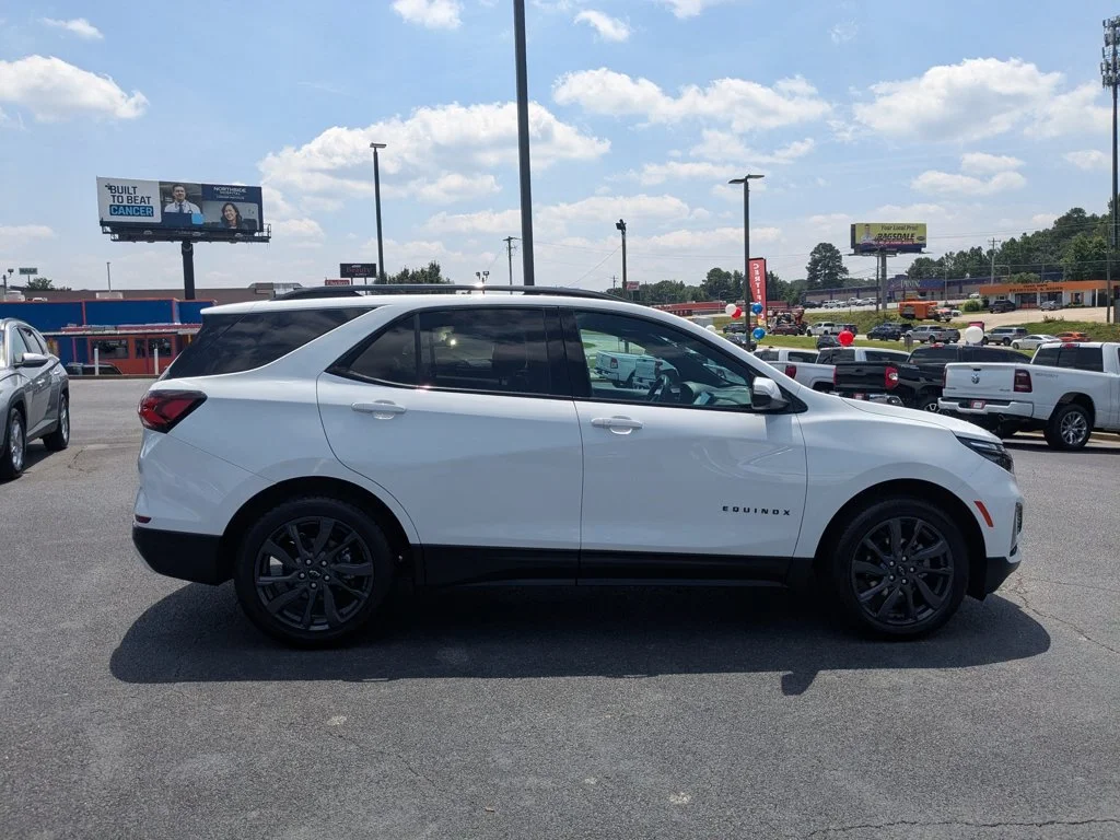 Used 2024 Summit White Chevrolet RS image 4