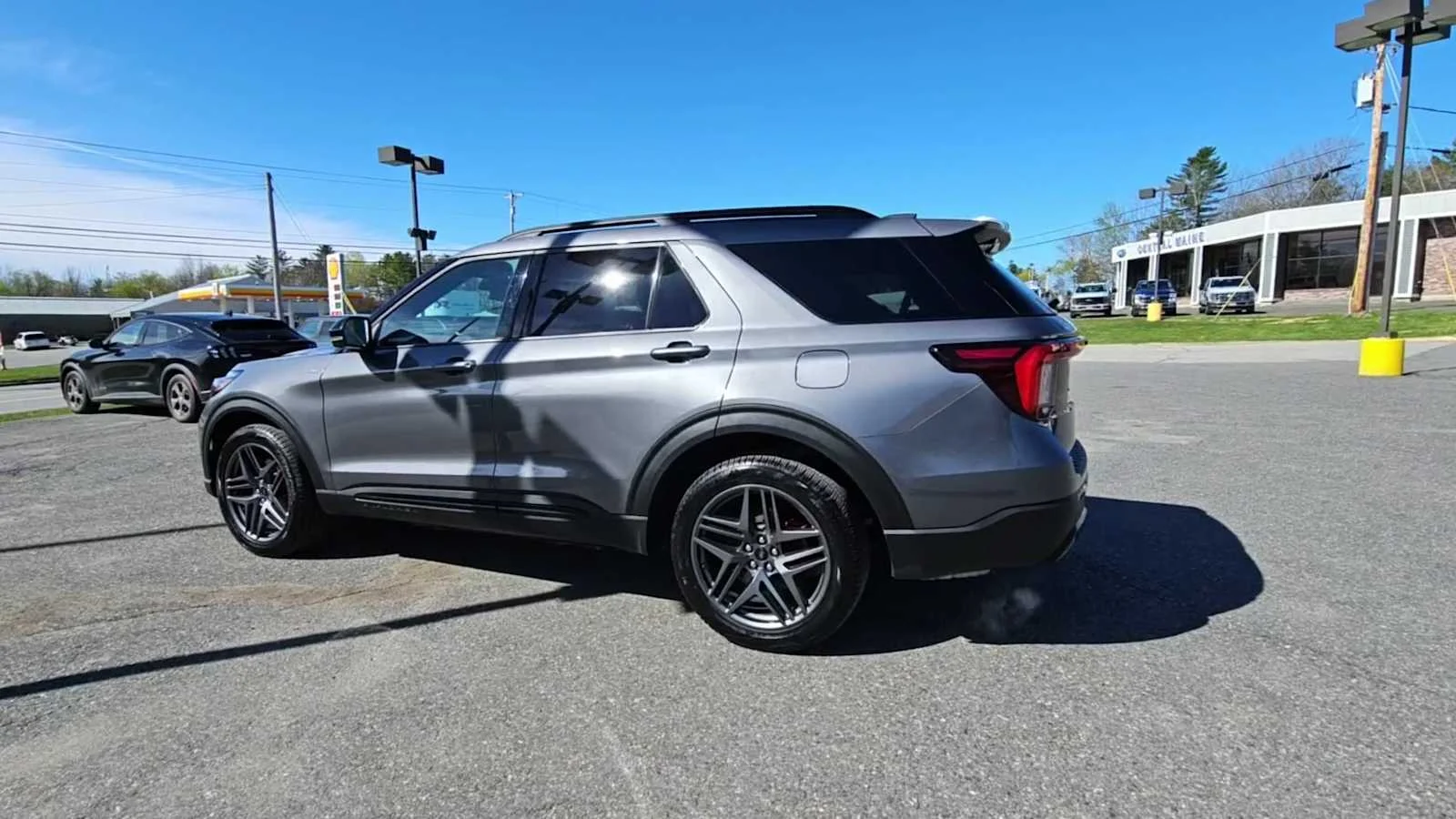 Used 2025 Carbonized Gray Ford ST-Line image 6