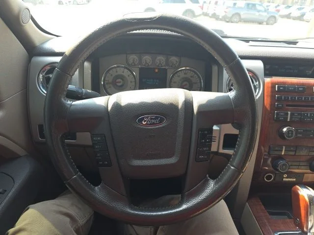 Used 2010 White Ford Lariat image 13