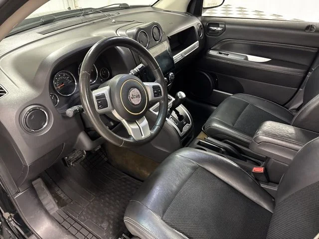 Used 2017 Black Jeep Latitude image 8