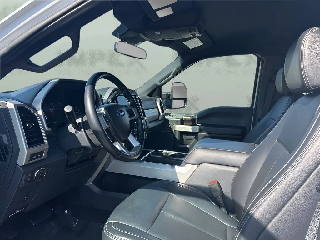 Used 2022 White Ford Lariat image 9