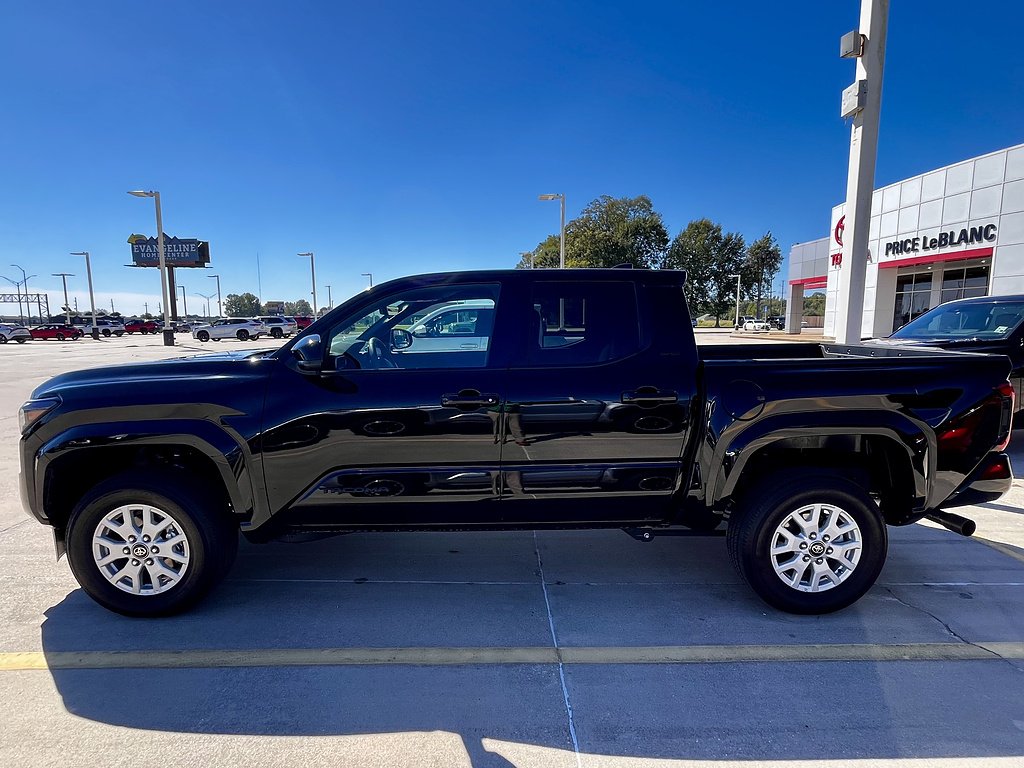 Used 2026 Black Toyota SR5 image 7