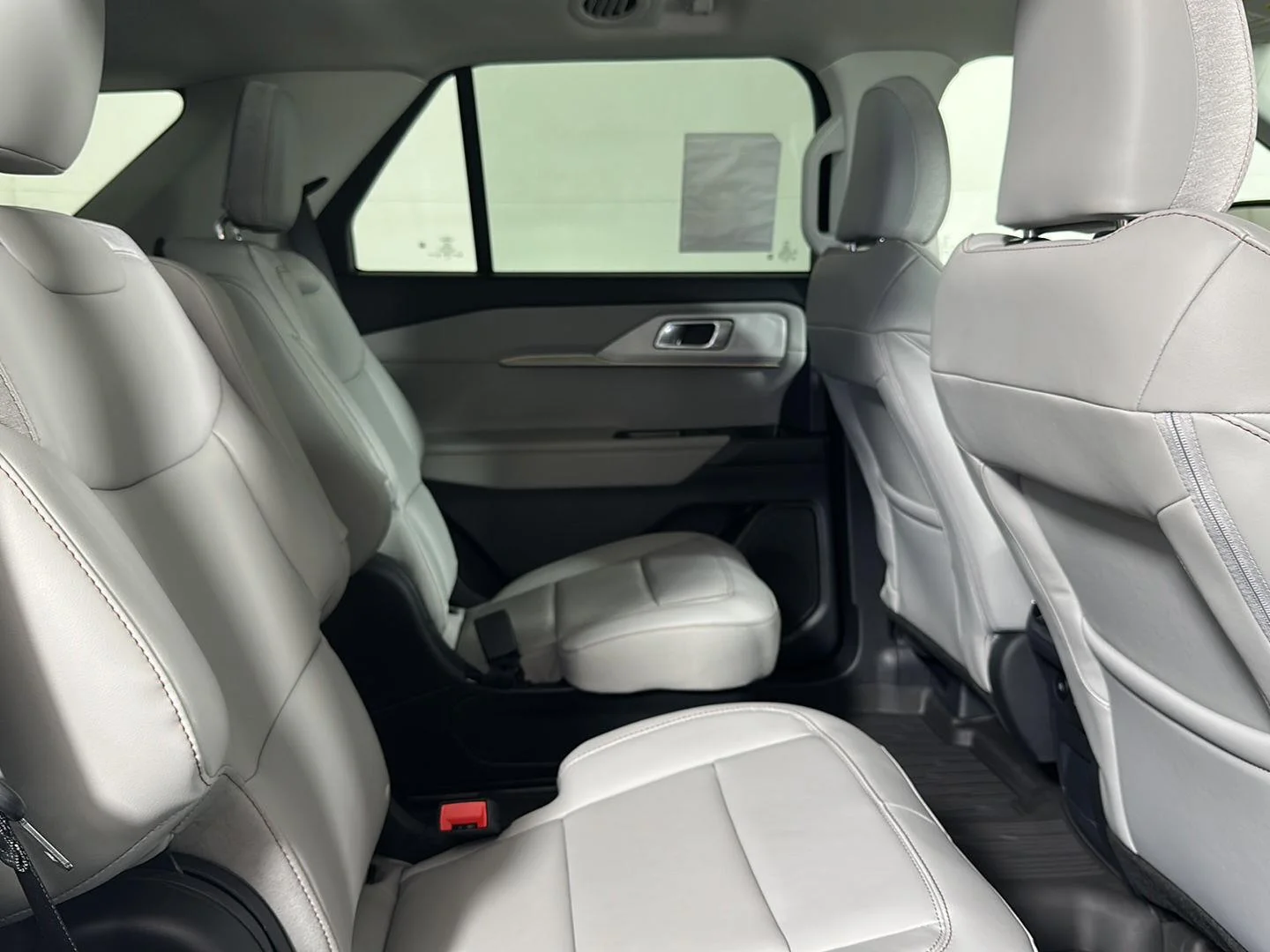 New 2026 Star White Metallic Tri-Coat Ford Active image 29