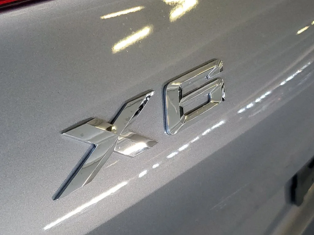 New 2027 Skyscraper Grey Metallic BMW xDrive40i image 6