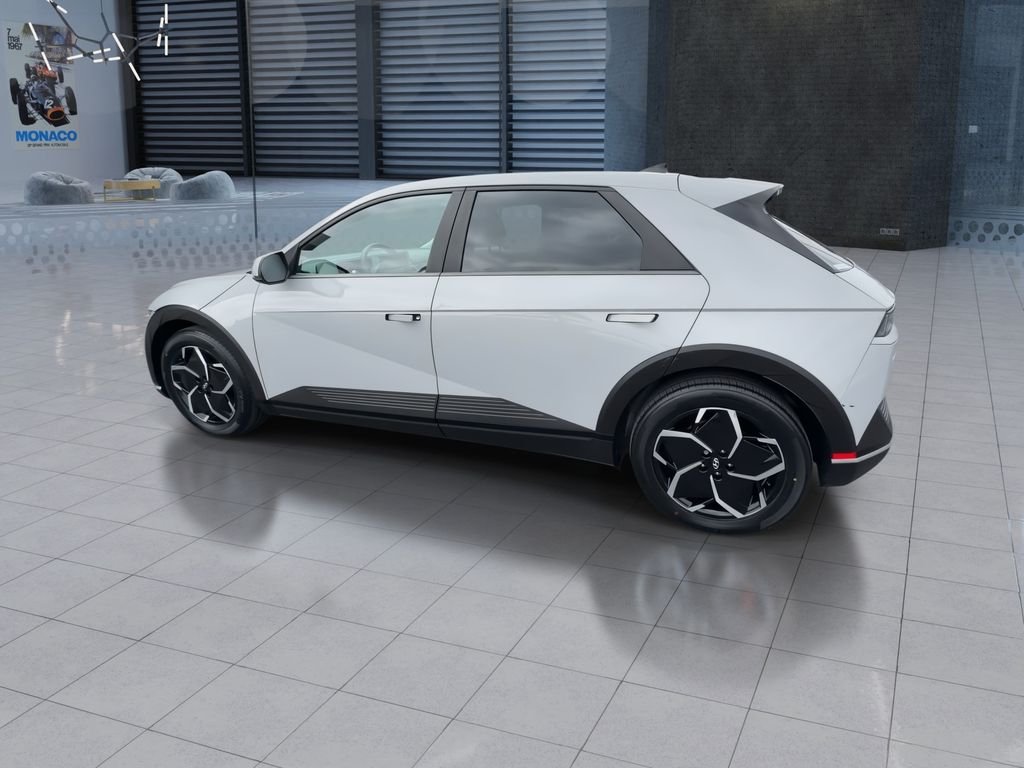 Used 2023 Gray Hyundai SEL image 5