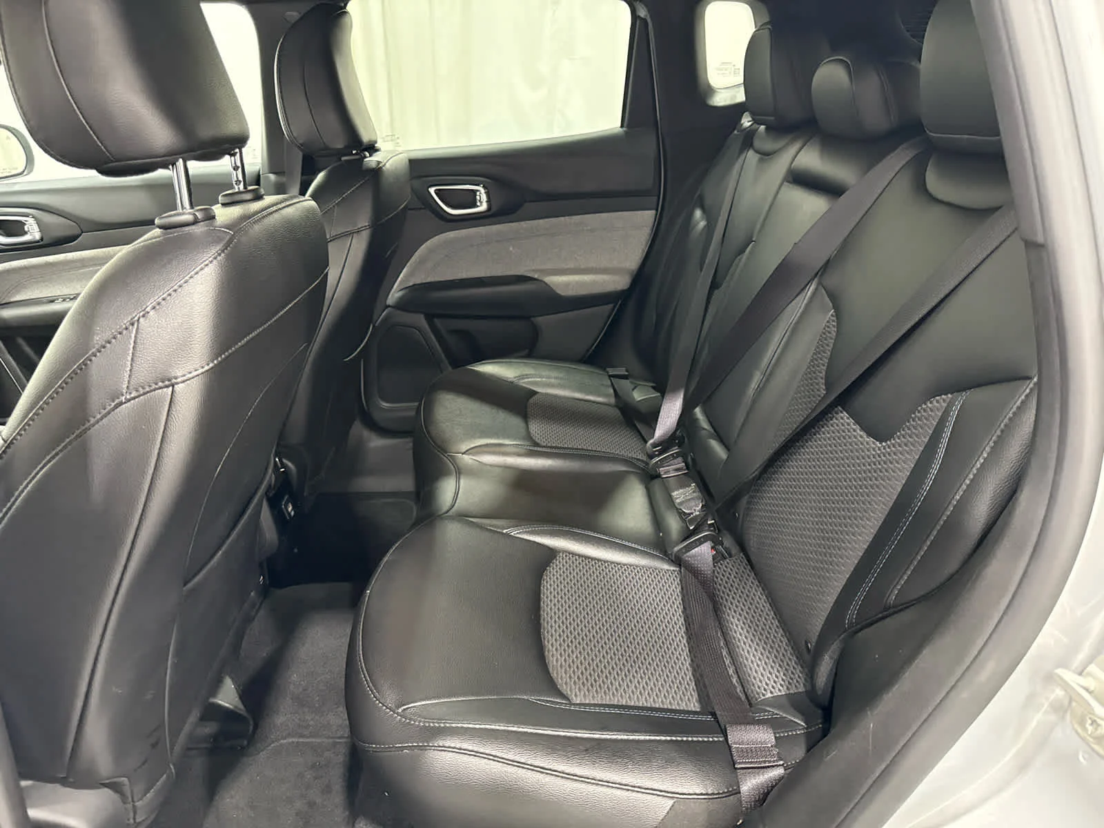 Used 2024 Sil/silver Jeep Latitude image 12