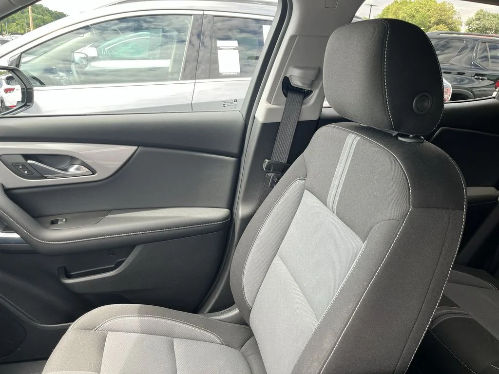 Used 2023 White Chevrolet LT image 22