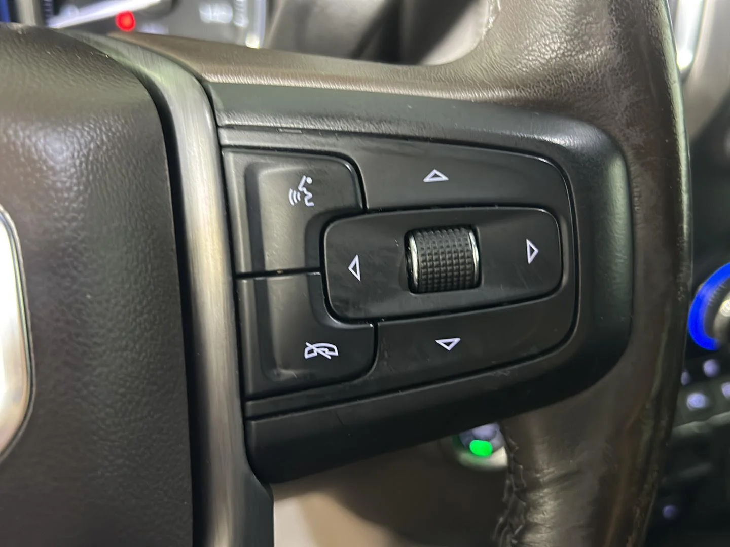 Used 2022 Onyx Black GMC Denali image 26