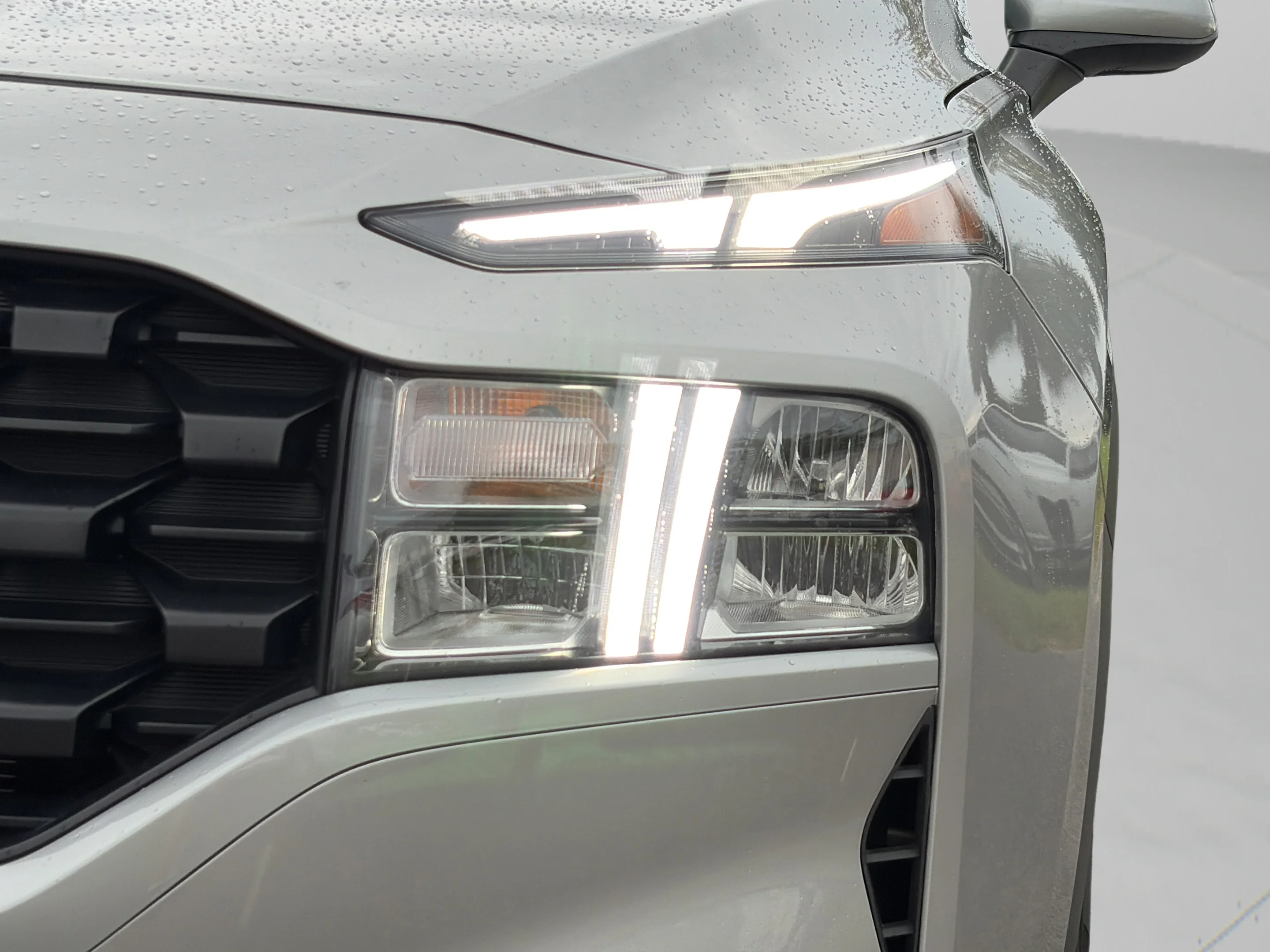Used 2023 Shimmering Silver Hyundai SE image 25