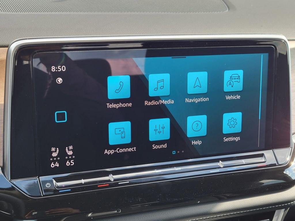 New 2026 White/off-white Volkswagen 2.0T SE image 16