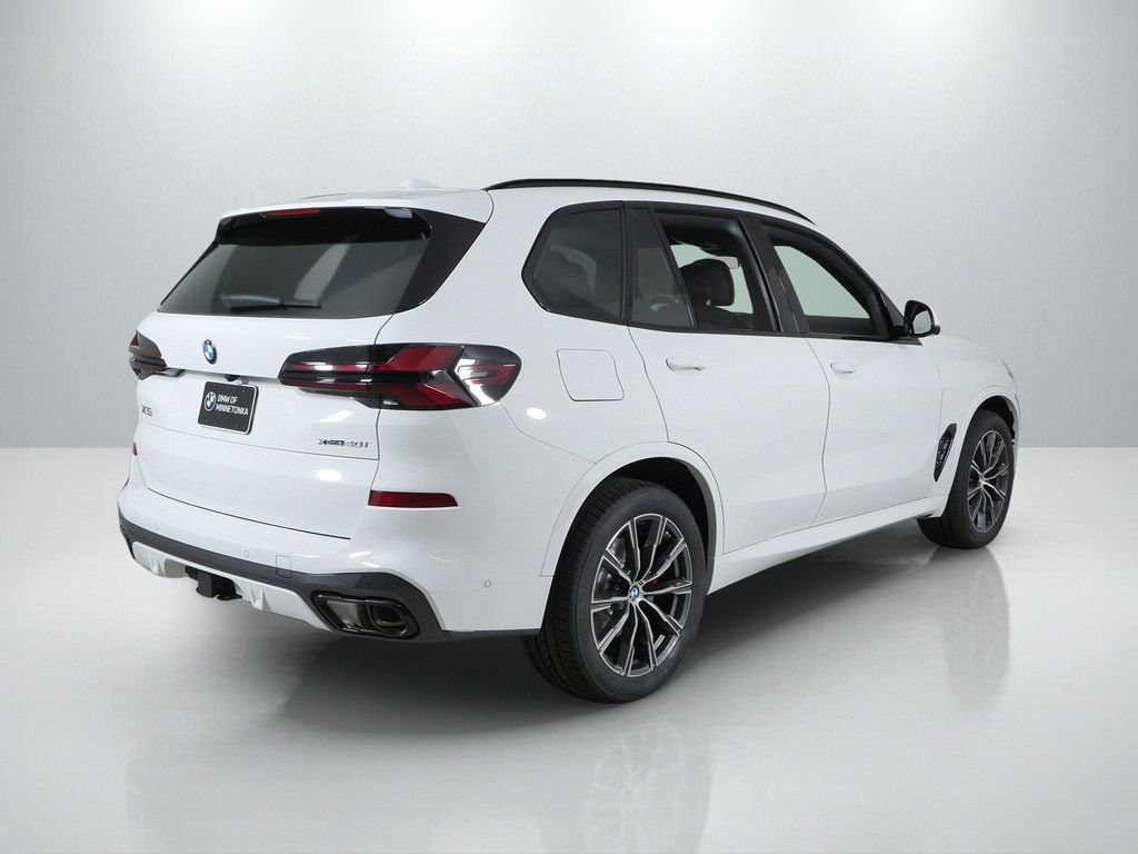 New 2026 Alpine White BMW xDrive40i image 9
