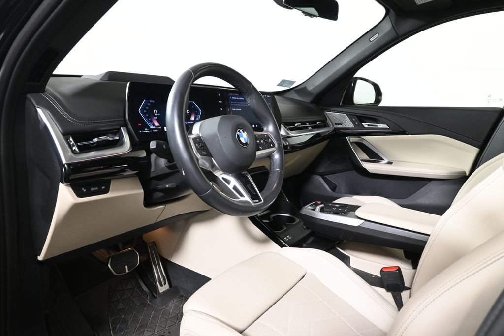 Used 2024 Black BMW xDrive28i image 4