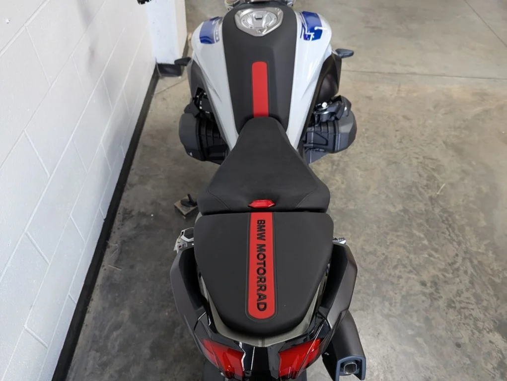 New 2026 LIGHT WHITE BMW 1300 R Performance image 9