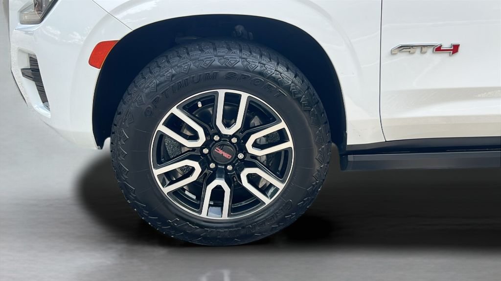 Used 2021 White GMC AT4 image 27
