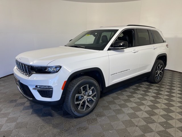 2025 Jeep Grand Cherokee Limited photo 2