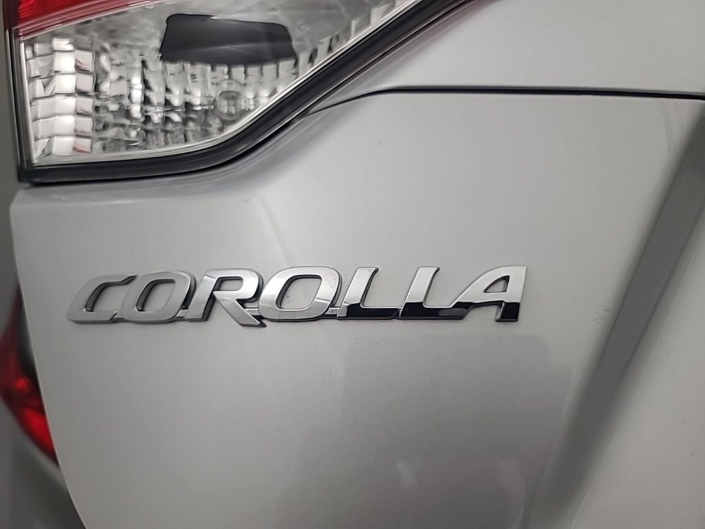 2025 Toyota Corolla LE - Photo 11