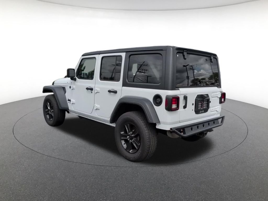 Used 2020 White Jeep Unlimited Sport Altitude image 9