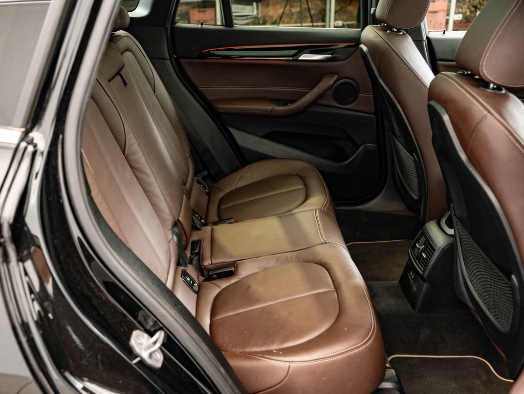 Used 2021 Black Sapphire Metallic BMW sDrive28i image 47